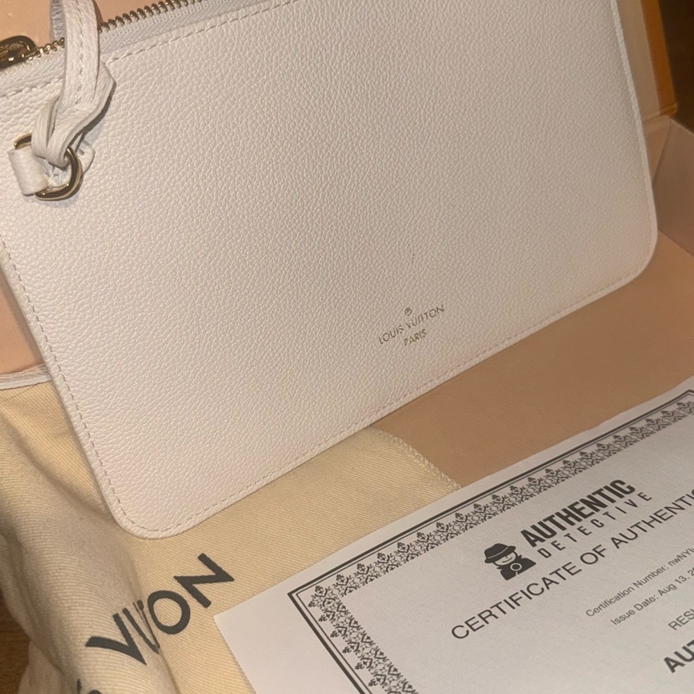 Louis Vuitton White and Gold Monogram Pouch 
Comes with Box and dust bag - Picture 5 of 7